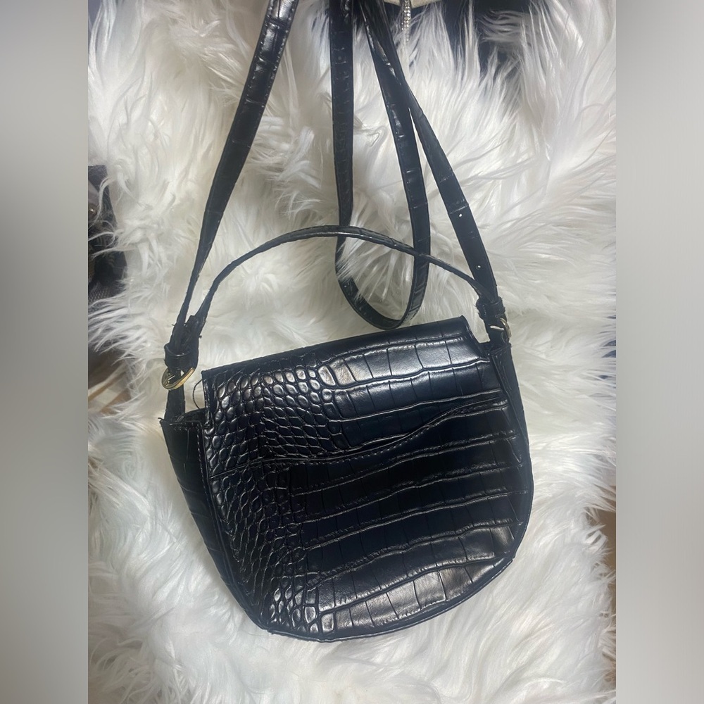 A New Day Black Crossbody Bag with Croc-Embossed Texture - Picture 7 of 7